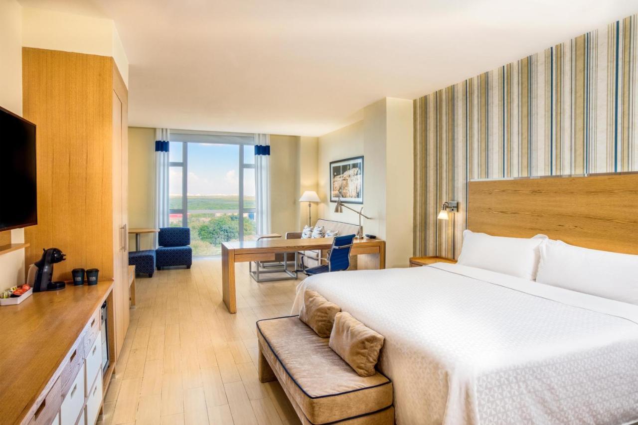 Four Points By Sheraton Cancun Centro Экстерьер фото