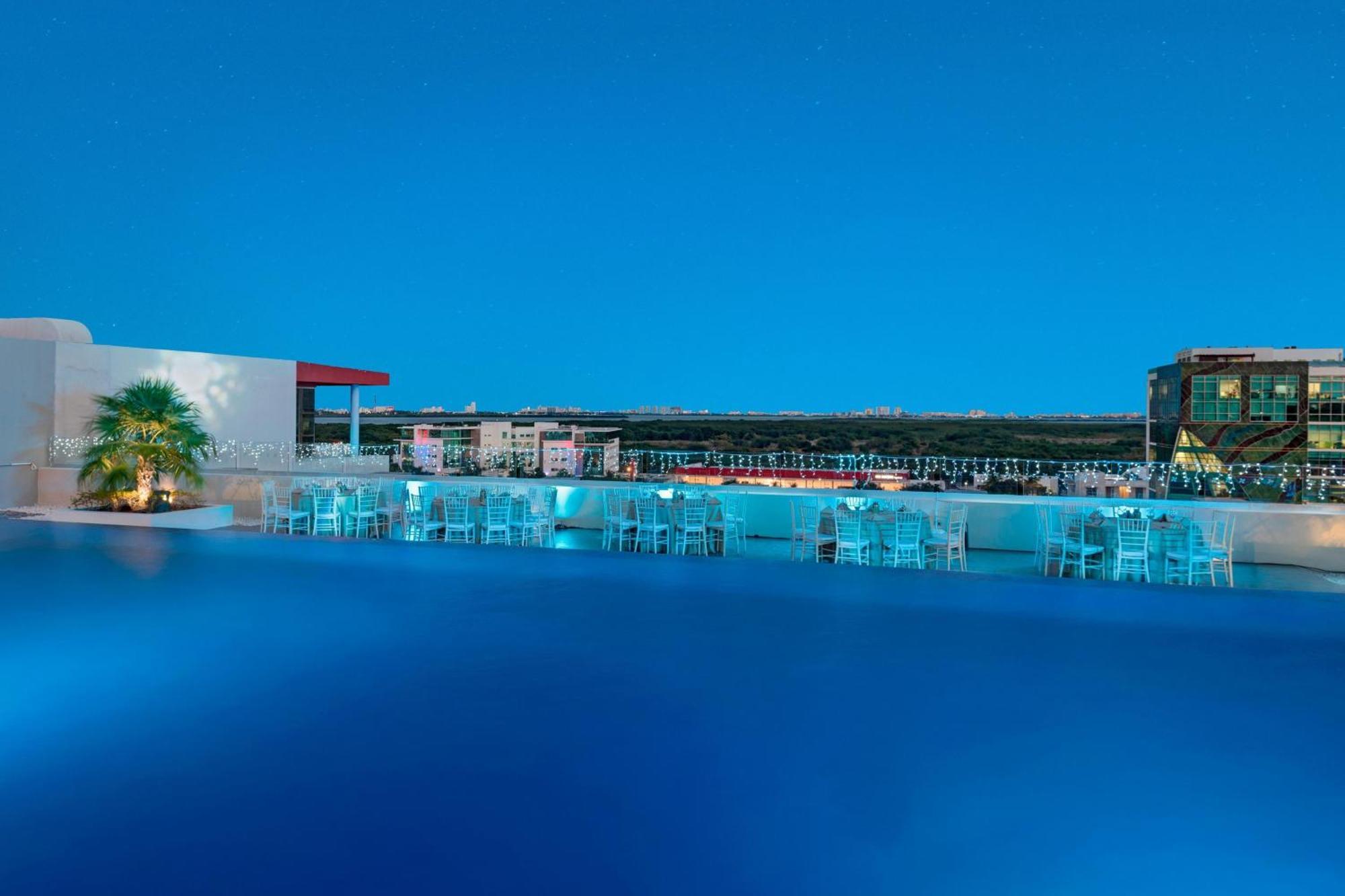 Four Points By Sheraton Cancun Centro Экстерьер фото